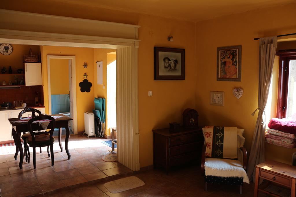 Apartman Na Zlatom Dvore Banská Štiavnica Szoba fotó