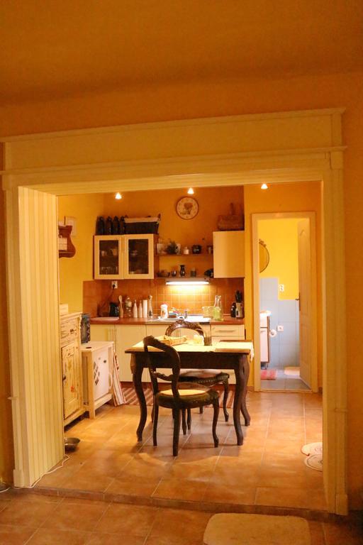 Apartman Na Zlatom Dvore Banská Štiavnica Szoba fotó